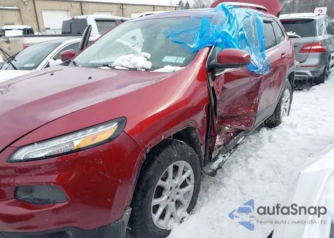 2016 Jeep Cherokee Latitude z USA, uszkodzony, nr VIN 1C4PJMCS3GW253000